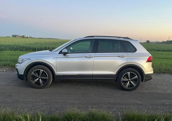 Volkswagen Tiguan cena 107000 przebieg: 125000, rok produkcji 2021 z Słubice małe 56